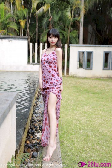 游泳教练在水里含我奶在线观看
